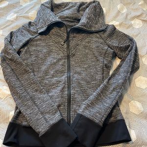 Lululemon size 6 zip up sweater